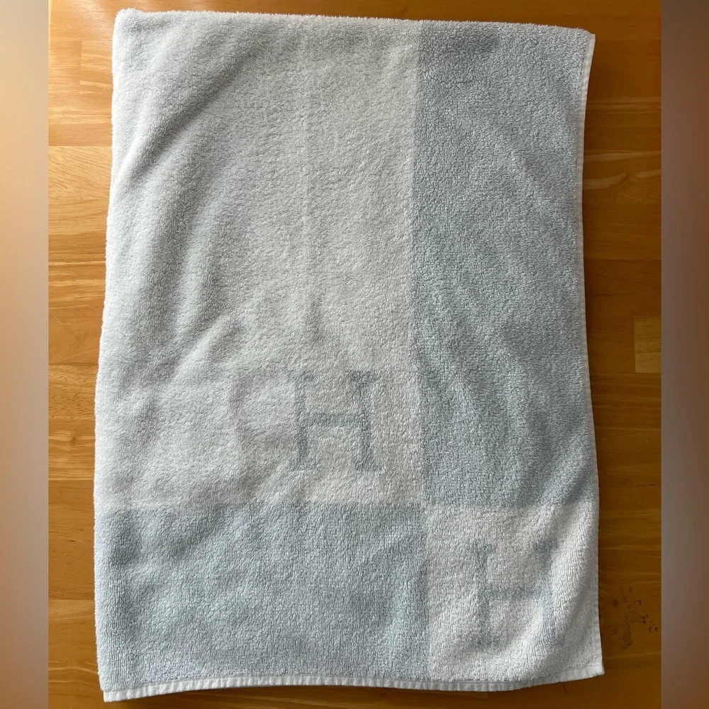 Hermes Avalon Glacier Bleu bath towel 100% AUTHENTIC